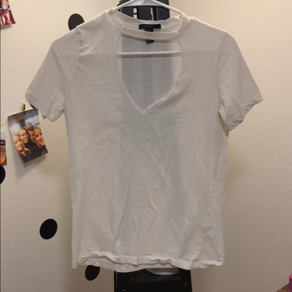 White v neck t shirt